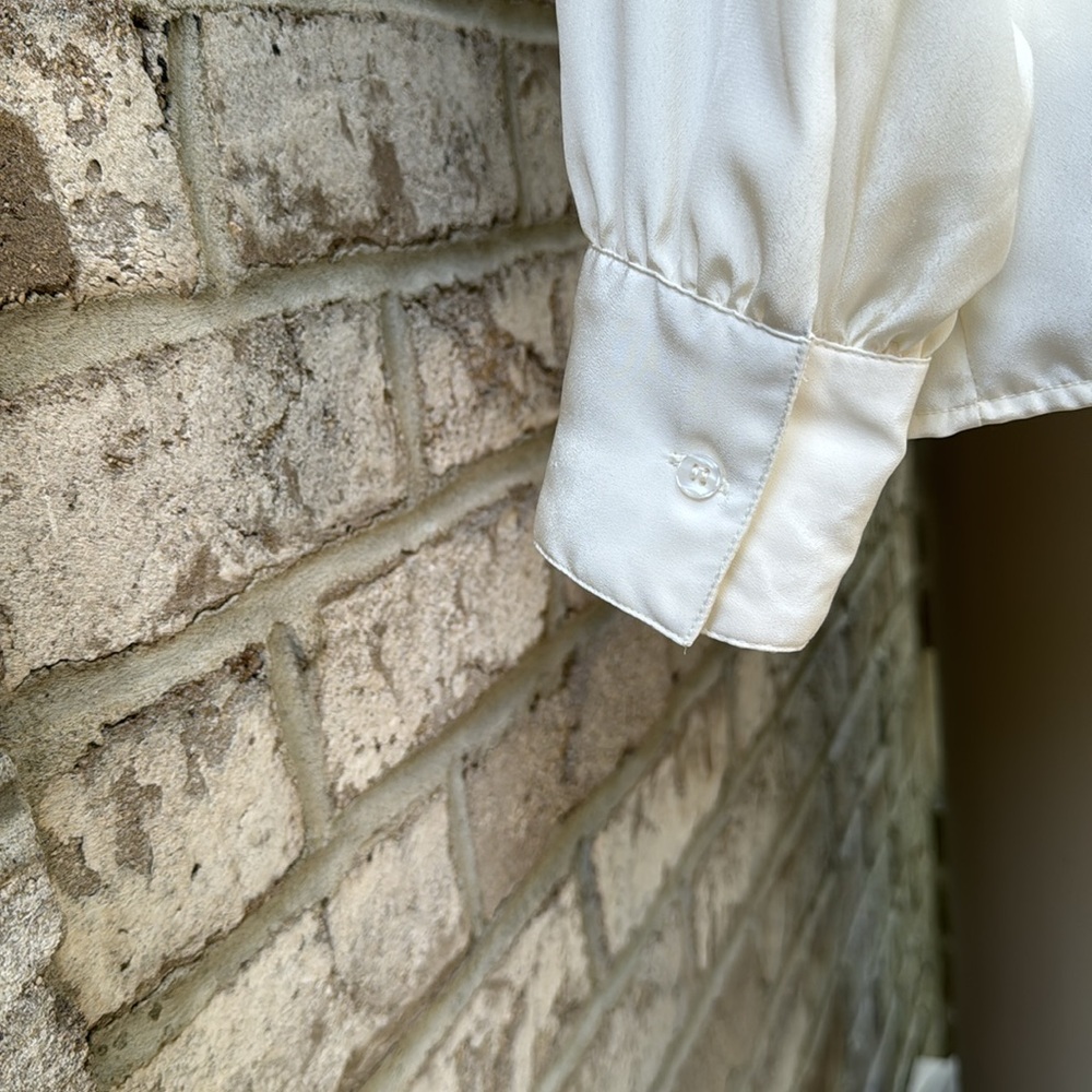 Vintage Soft Ivory Cream Tie Front Blouse - 8 Petite - Picture 8 of 14